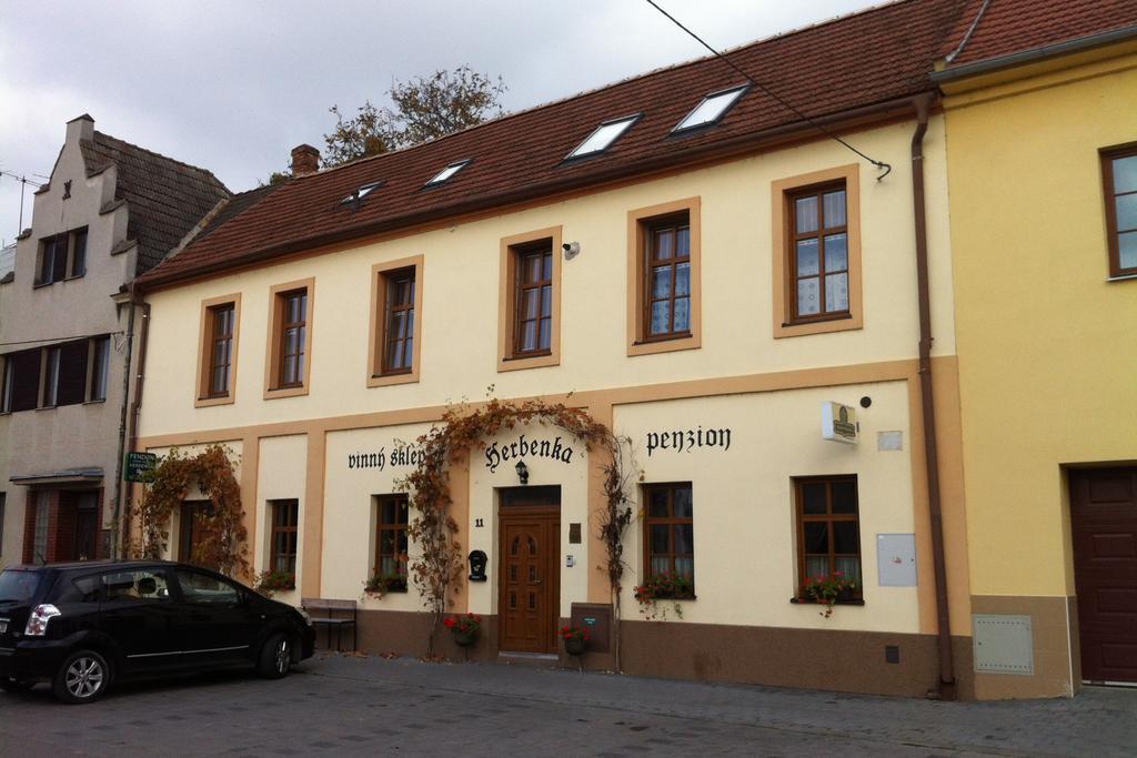 Herbenka Hotel Hustopeče Eksteriør billede